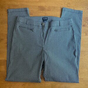 NWOT Size 14 Soho Apparel Ltd. black-white patterned pants